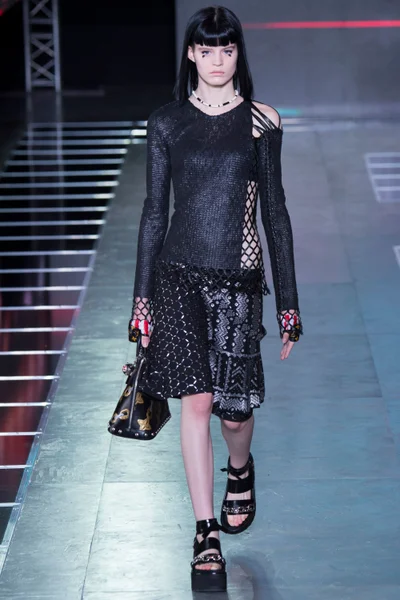 Look 5